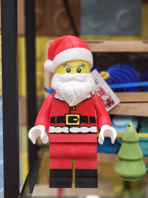 Предметы интерьера. Статуэтка для интерьера. Лего. Дед мороз. Подарки. Подарок на новый год. 