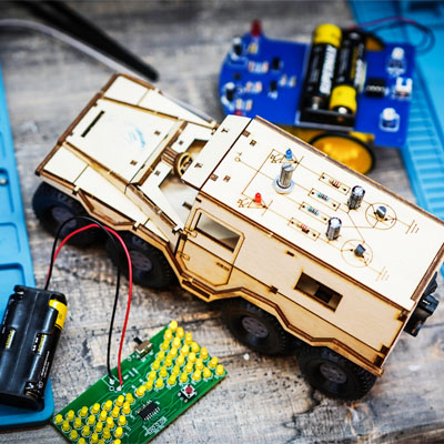 Инженерные кружки для детей в Котельниках. Разработка проектов, электрика, пайка, электроника.