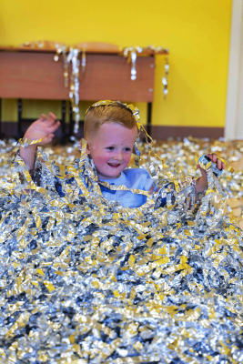 Шоу программы для детского праздника и дня рождения. Бумажная дискотека.