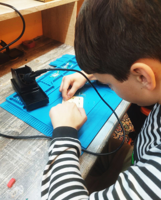 Инженерные кружки для детей в Котельниках. Разработка проектов, электрика, пайка, электроника.