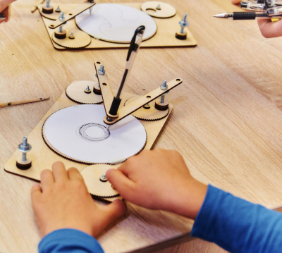 Я инженер - механика.