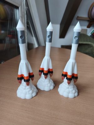 На курсе 3D моделирование Start мы с ребятами создали ракету в момент старта полёта.