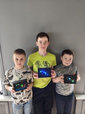 На курсе 3D моделирование Start мы с ребятами создали ракету в момент старта полёта.