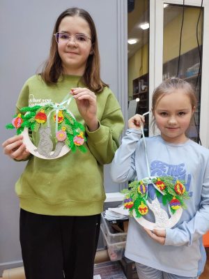 Работы учеников с курса Арт-объекты.