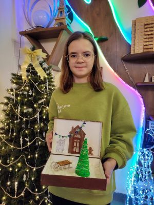 Работы учеников с курса Арт-объекты.